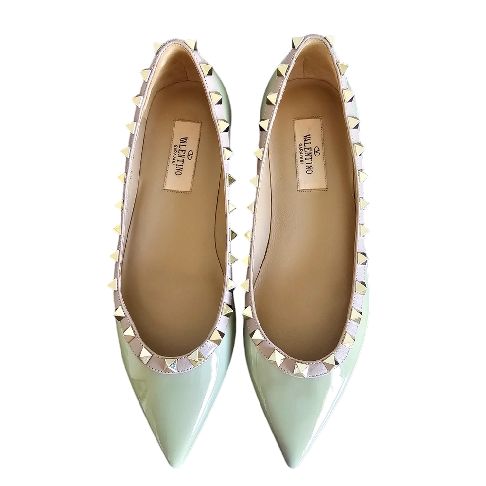 Valentino Patent Rockstud Flats in olive color Classic sz 7